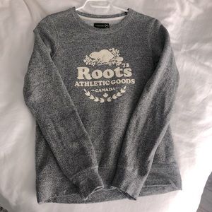 Roots crew neck sweater size xs
